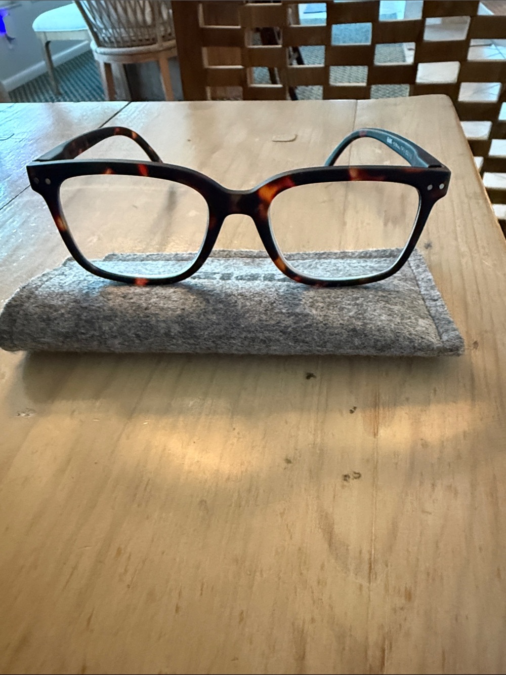 Women’s Tortoiseshell Reading Glasses Matte Frame in Brown +1.5